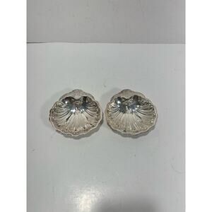 Elegant Silver Shell-Shaped Serveware Set